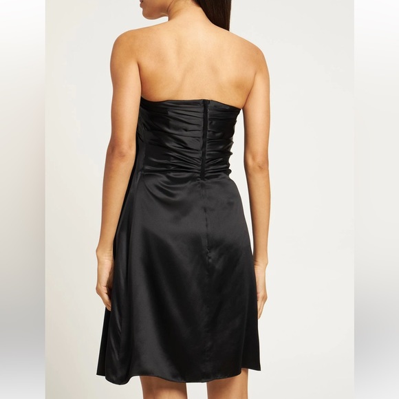 Dolce and Gabbana Off the shoulder silk-satin mini dress US:2-4 - Picture 2 of 9